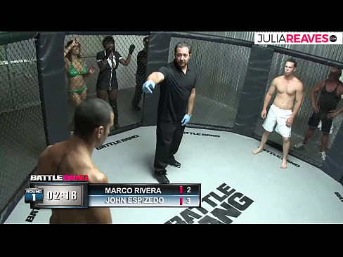 ❤️ Ultimate Fighter ቀለበቱ ውስጥ ከተጣላ በኋላ አንዲት ቁጥር ሴትን ትበዳለች። በእኛ am.pornobot.ru% ❌️❤